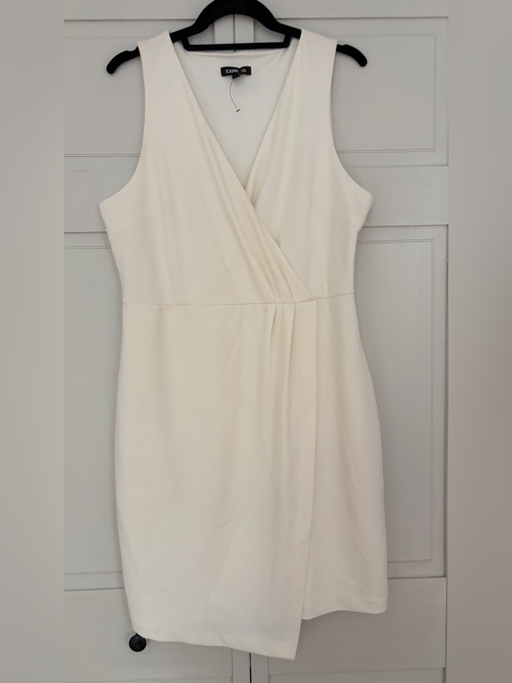 Express white V-Neck Wrap Sheath Dress Large New Without Tag - Picture 2 of 4
